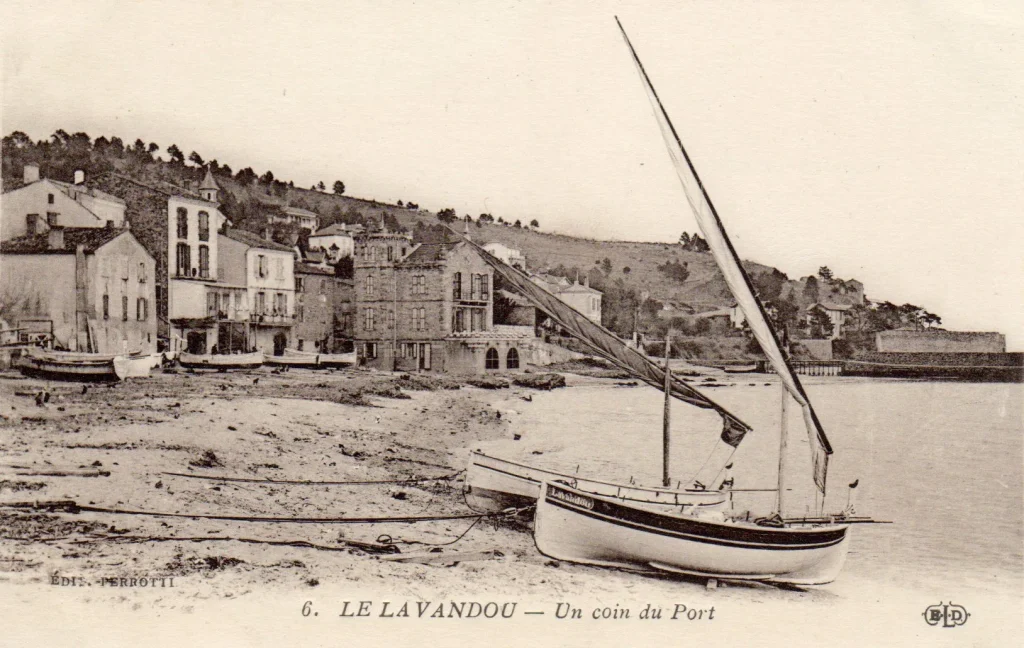 LE LAVANDOU um 1905 – Eine Ecke des Hafens (Hrsg. Peirotti)