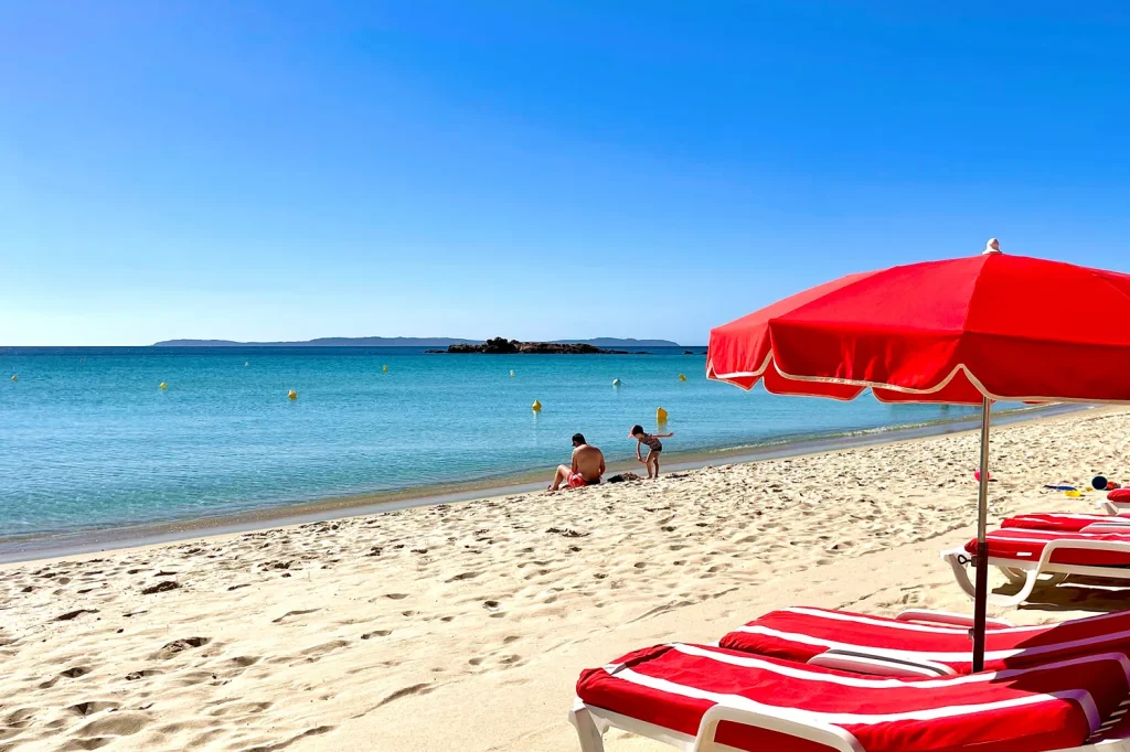 Relajarse con la familia en la playa de Saint-Clair