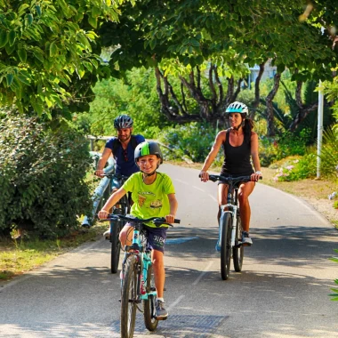 In bicicletta Pista ciclabile del Lavandou