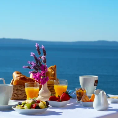 Le Lavandou hotel rental breakfast