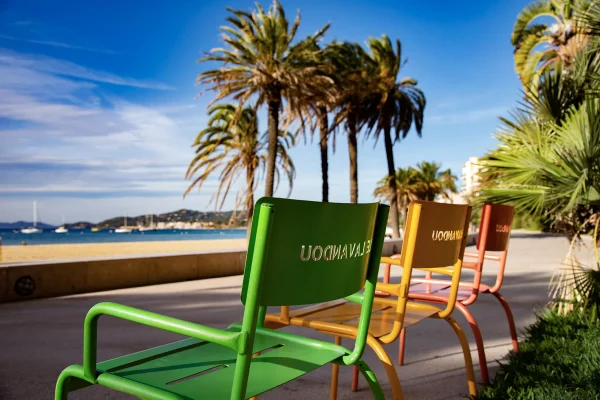 Chaises Le Lavandou bord de mer